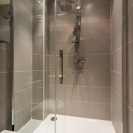 Cosy Flat Eiffel Tower Aparthotel 2*